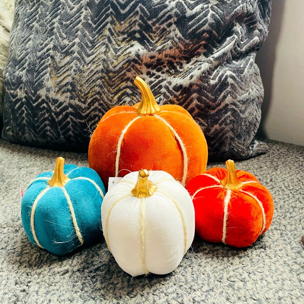 4 Pumpkins.